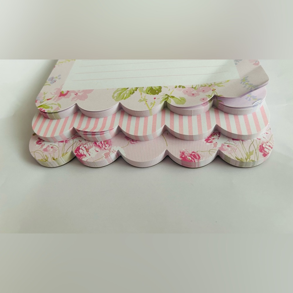 New Laura Ashley 3 Pack Scalloped Layered Note Pads - Picture 10 of 16